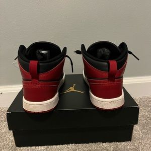 Jordan 1 mid banned 2020